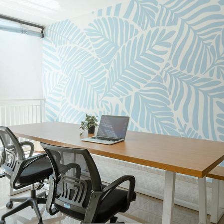 Bali Bustle Pararaton Coliving And Coworking Space Legian  Luaran gambar