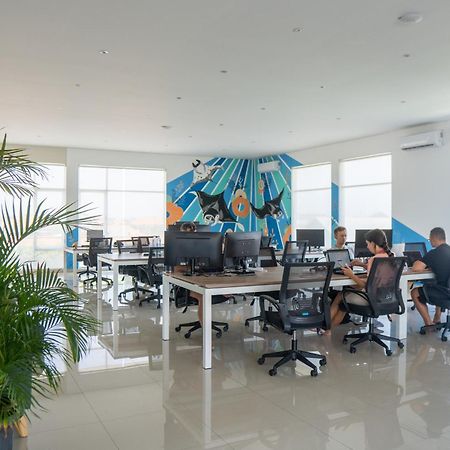 Bali Bustle Pararaton Coliving And Coworking Space Legian  Luaran gambar