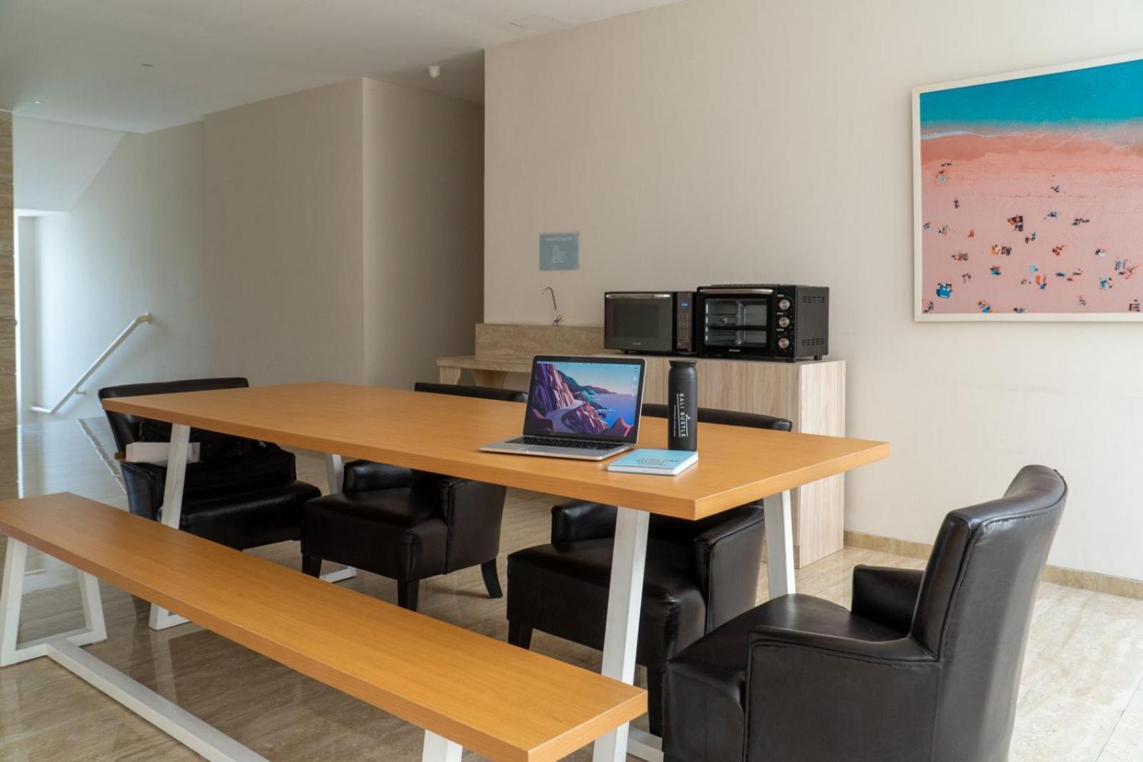 Bali Bustle Pararaton Coliving And Coworking Space Legian  Luaran gambar