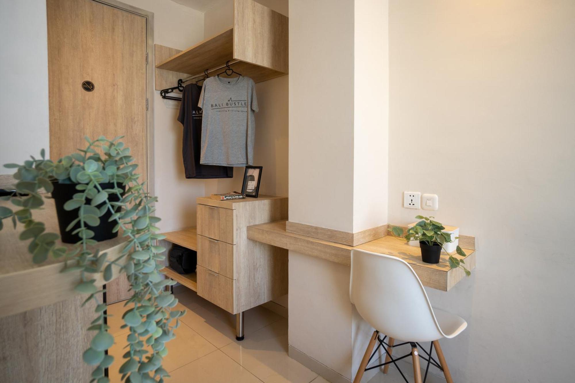 Bali Bustle Pararaton Coliving And Coworking Space Legian  Luaran gambar