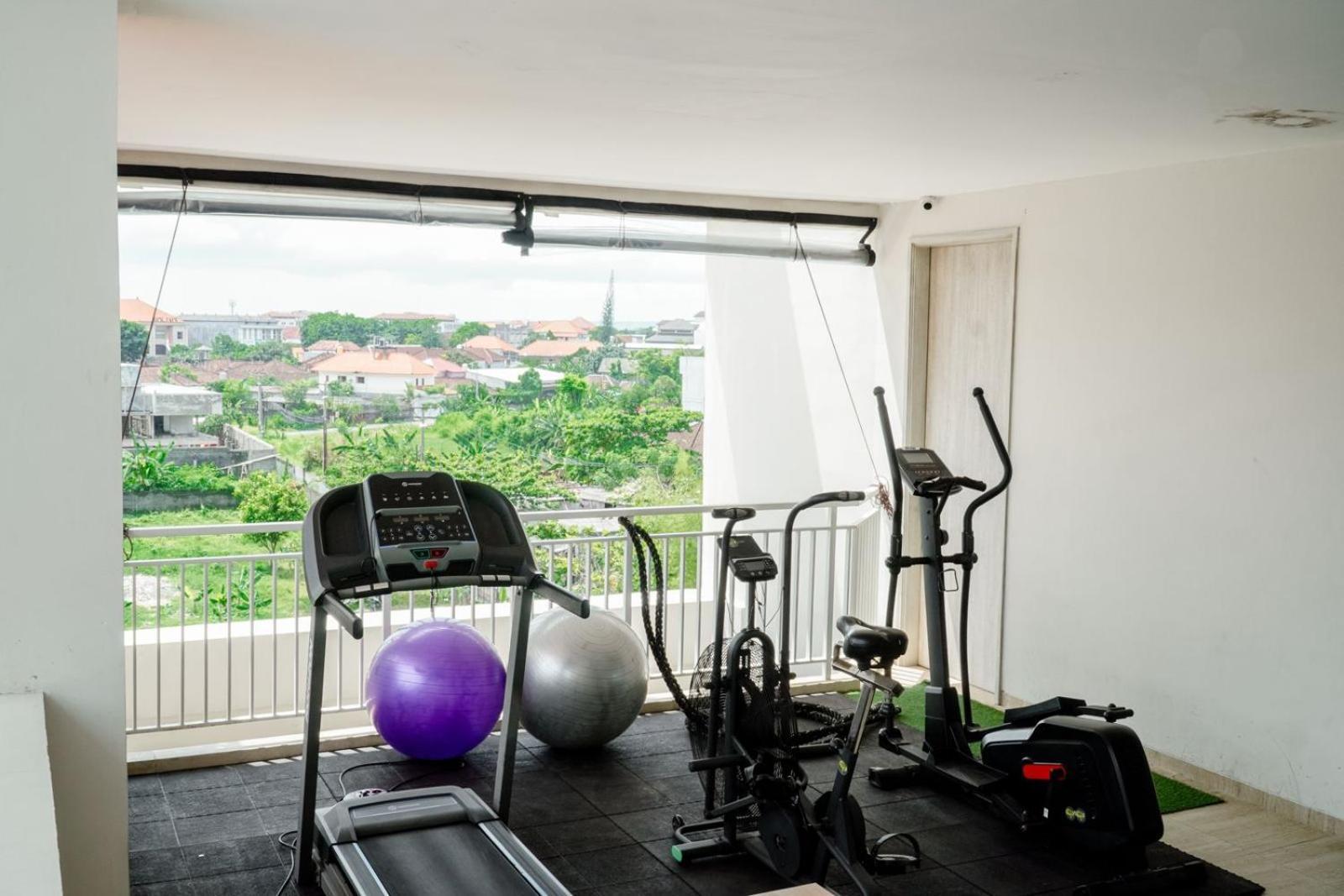 Bali Bustle Pararaton Coliving And Coworking Space Legian  Luaran gambar